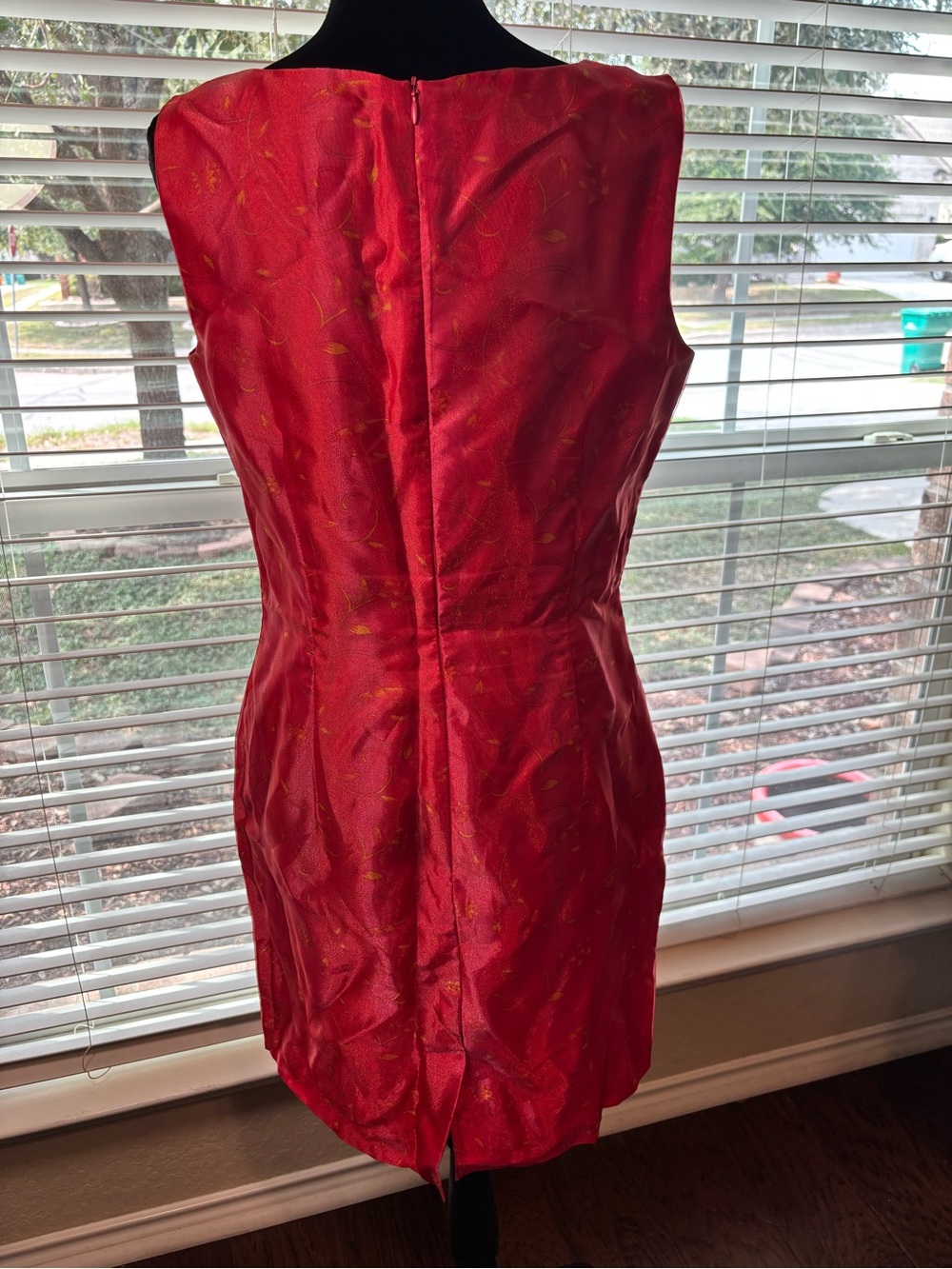 John Robert's Red Sleeveless Sheath Dress with Subtle Gold Detail Size 10